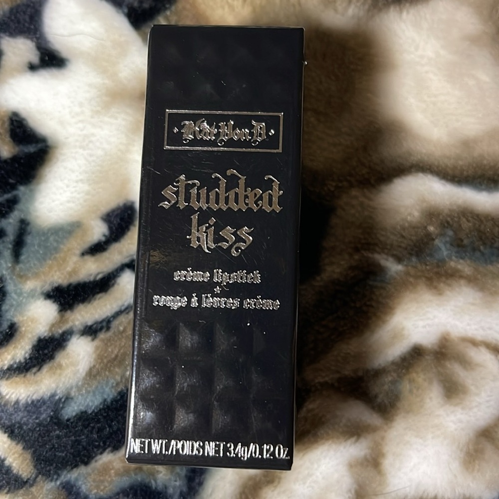 Kat Von D L.U.V. Studded Kiss Creme Lipstick - Picture 4 of 7